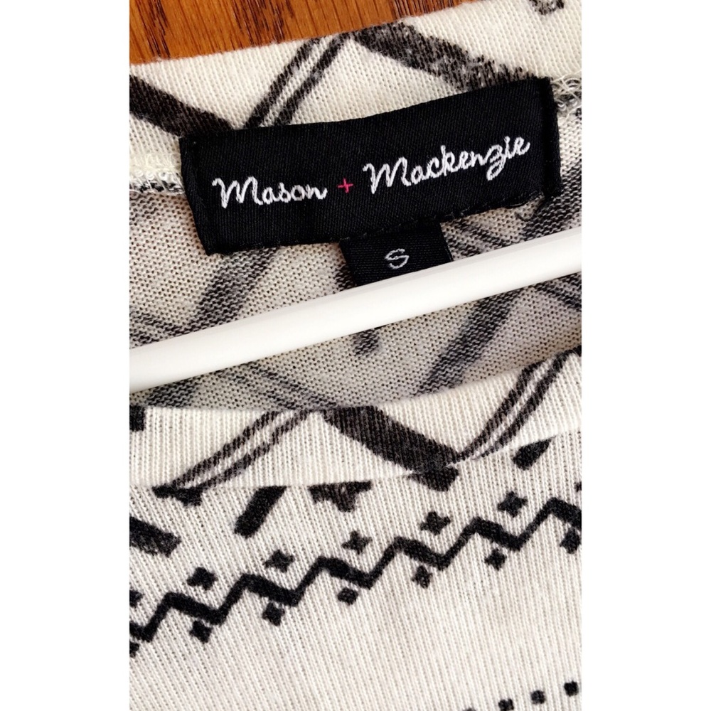 Geometric Print Sweater - Picture 4 of 4
